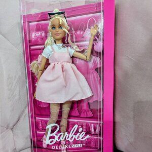 Barbie Deluxe Style Fashion Doll Blonde Pink Dress Outfit Accessories Girl Gift